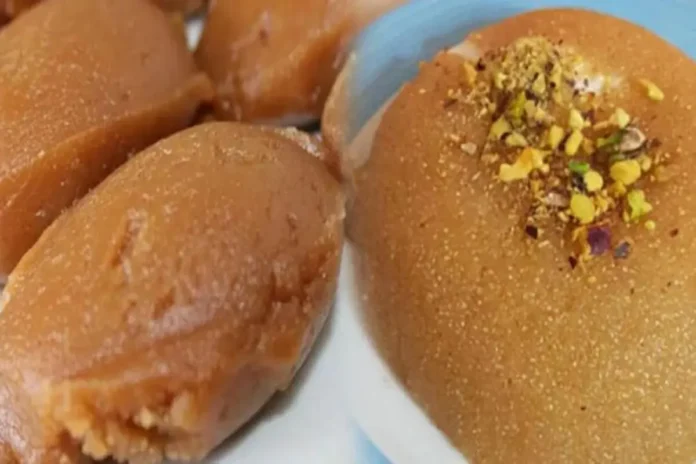 Cevizli Un Helvası Tarifi Un Kavrulan Anda Ev O Kokuya Doluyor