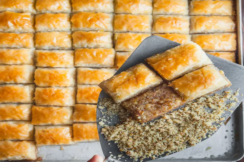 Hazır Yufkadan Cevizli Baklava Tarifi: Şerbeti Doğru Yapınca Her Şey Değişiyor 1 hazir yufkadan cevizli baklava tarifi 1