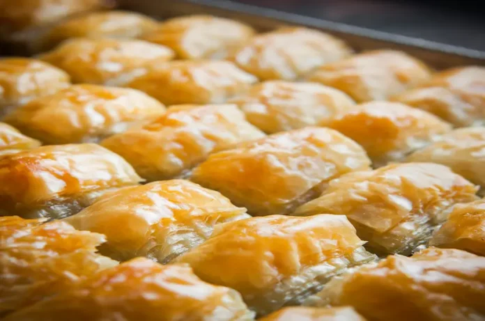 Hazır Yufkadan Cevizli Baklava Tarifi
