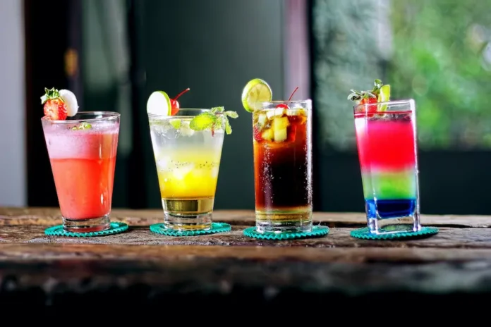 Soğuk içecek tarifleri yazlık serinletici evde yapım naneli limonata hibiskus şerbeti