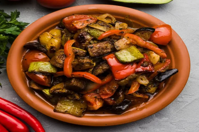 Patlıcan kovalama tarifi Kayseri yöresel közlenmiş patlıcan kuzu etli salçalı yemek