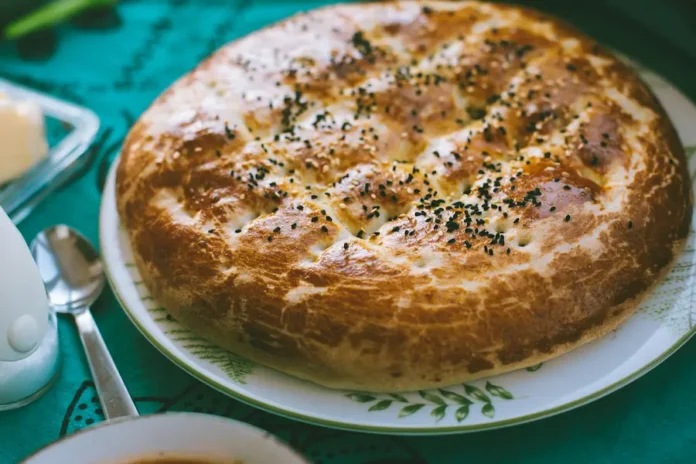 Ramazan pidesi tarifi evde yapım altın sarısı çörek otlu susamlı fırın usulü pide