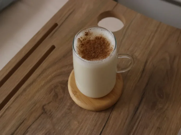 Chai Tea Latte Tarifi: Evde Starbucks'tan İyi Baharatlı Sütlü Çay