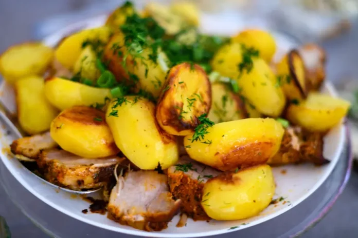 Patates yemeği tarifi sulu kıymalı kavurma fırında püre kolay pratik 20 dakika