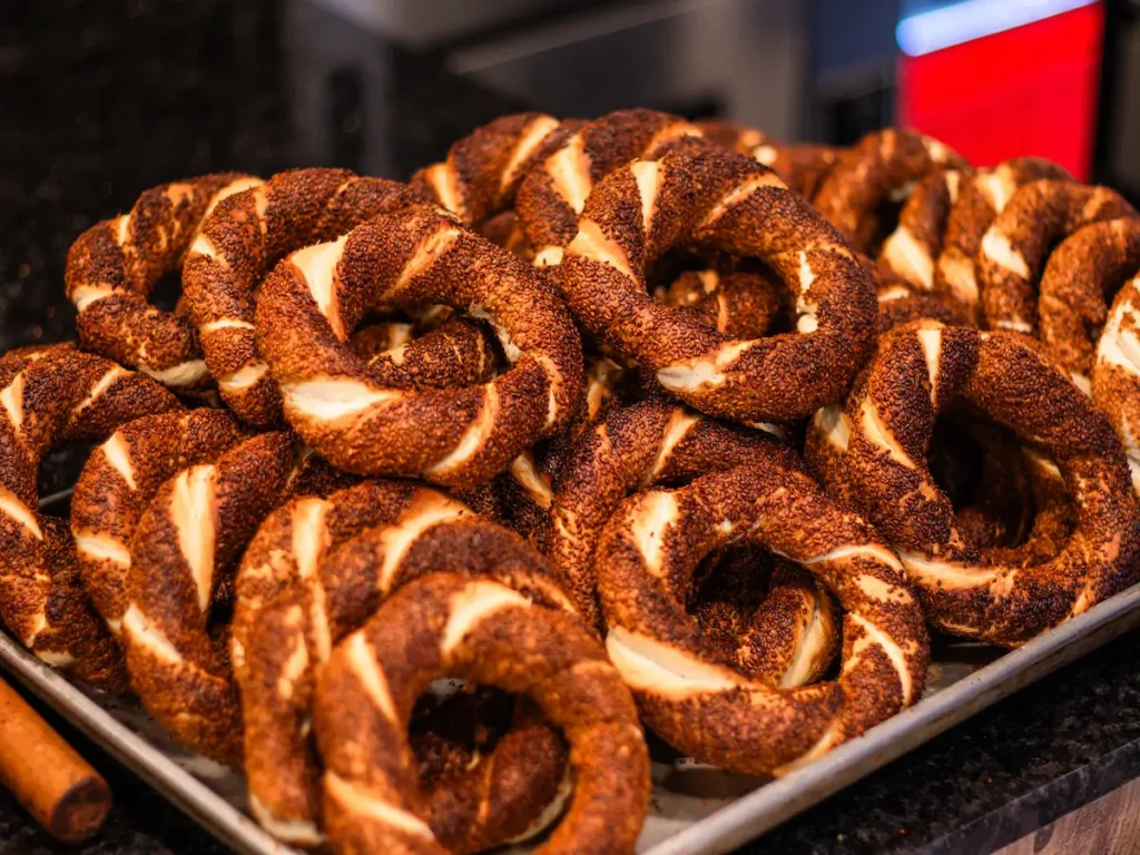 Ev Yapımı Simit Tarifi: Sokak Simidinin O Çıtır Kabuğunun Sırrı