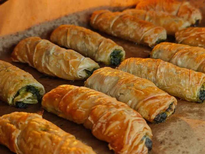Patlıcanlı Börek Tarifi: Kıymalı Böreği Aratmayan Yaz Lezzeti